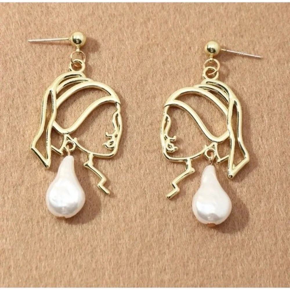 Abstract Gold Line Face Earrings with Baroque Pearl Drop Artistic Statement new - Picture 1 of 7